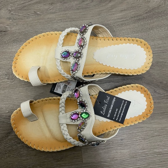 Handmade slippers - Picture 3 of 3